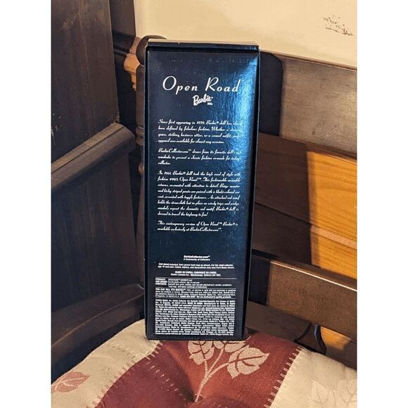 NIB 2003 MATTEL GOLD LABEL OPEN ROAD BARBIE W/COA - Picture 4 of 9